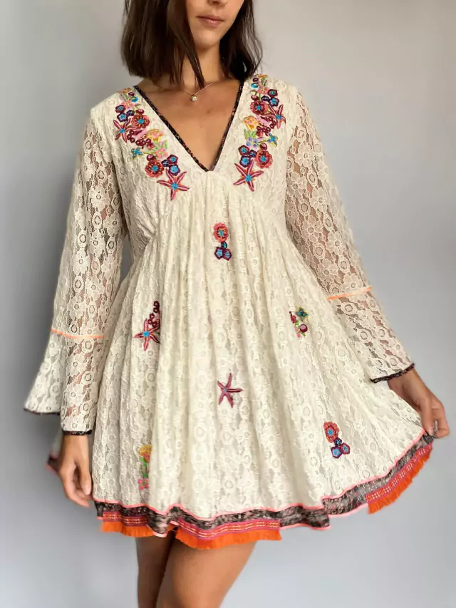 VESTIDO CORTO BORDADO (68494)