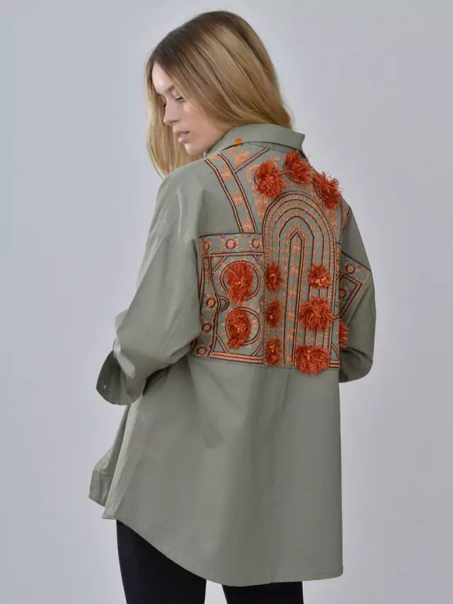 Camisaco con espalda bordada (68003)