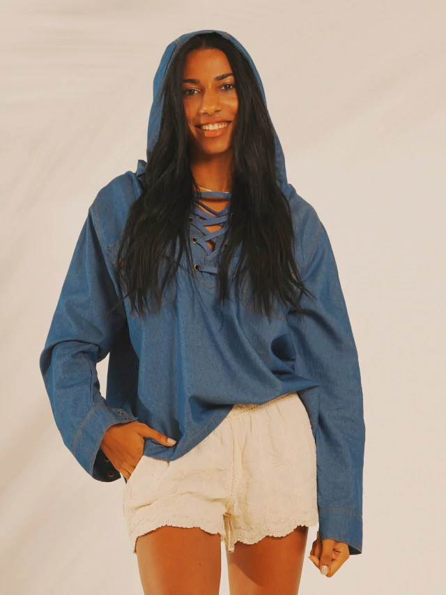 BLUSA CON CAPUCHA (69082)